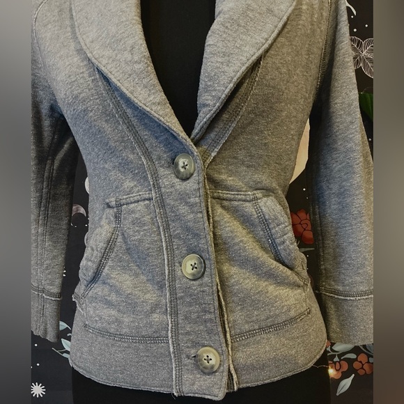 A&F Sweater ❤️ - Picture 3 of 8